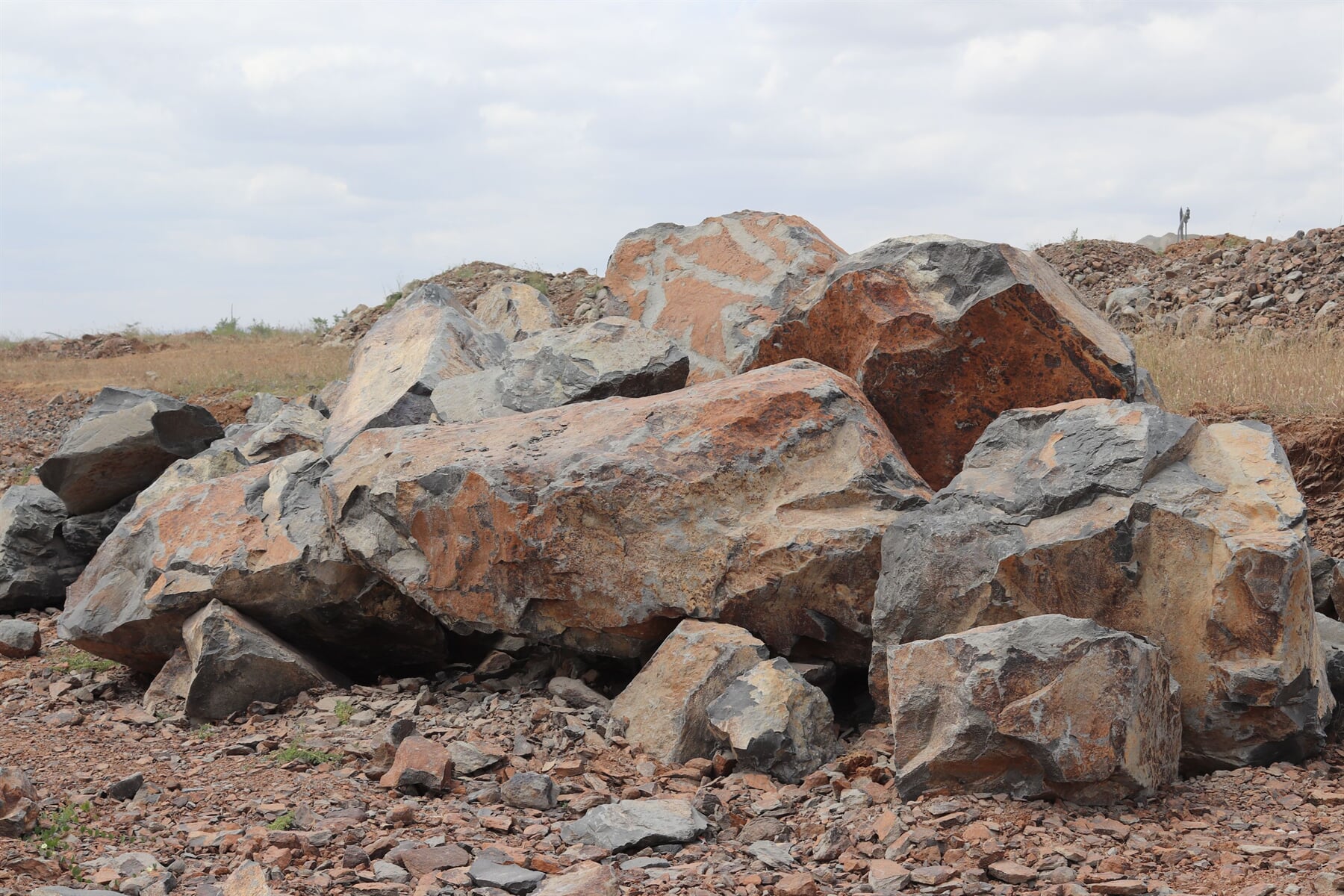 Large quarried stone pieces